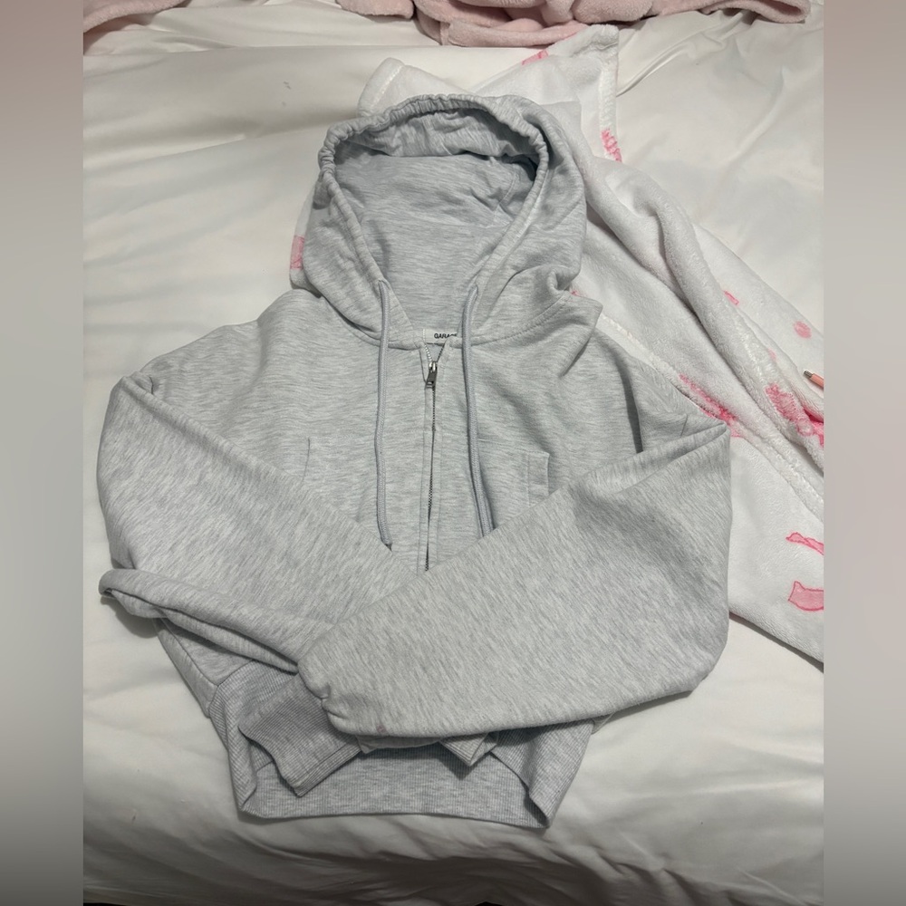 Garage cropped zip up